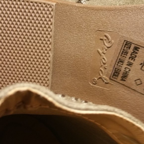 Qupid Womens Rager 24 Pull-on Stacked Heel Booties New never worn !!! - Picture 4 of 13